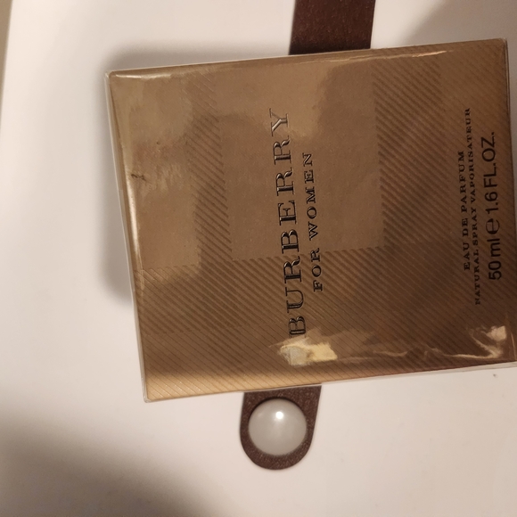 Burberry Other - Burberry Eau de Parfum for Women - Gold
